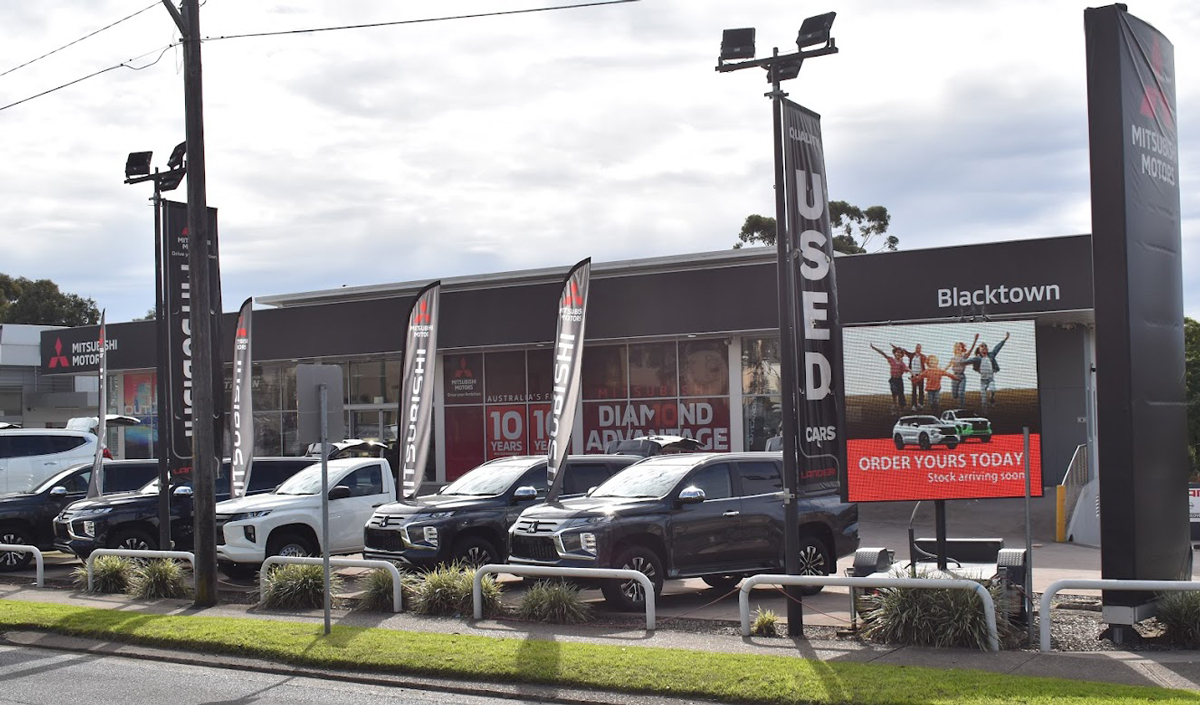 Lander Mitsubishi Utemaster Dealer