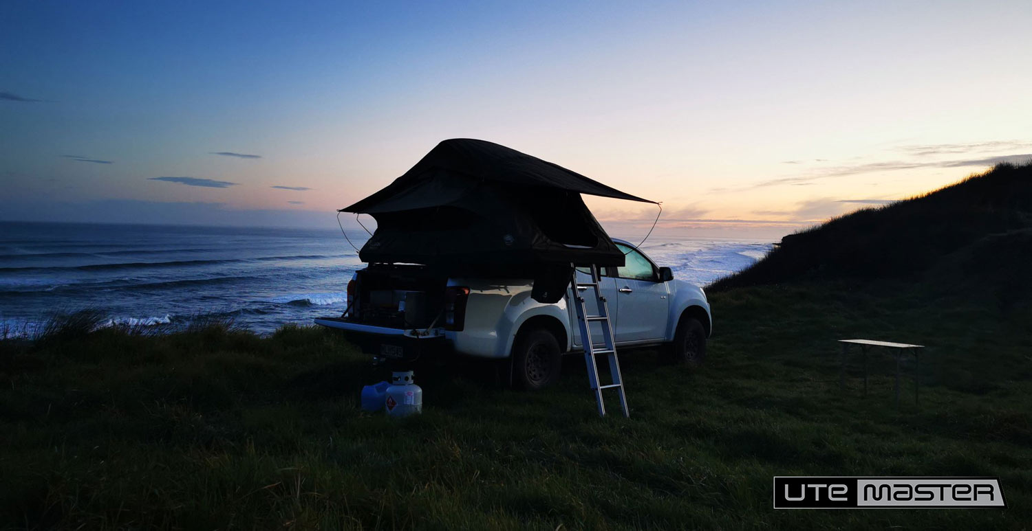Dual cab ute top roof top tent