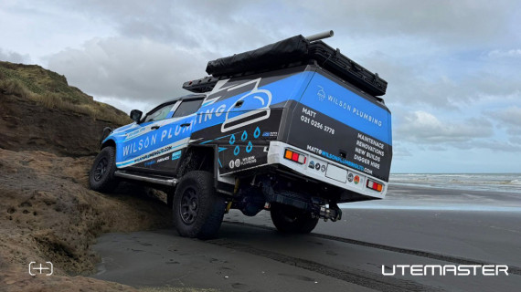 Isuzu D Max TrailCore Servicebody White Plumbing Roof rack Utemaster v2