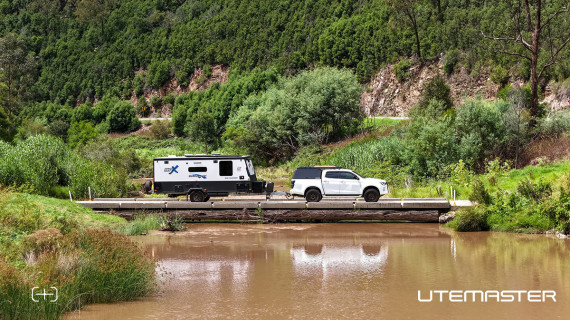 Isuzu D Max Ute White Caravanning Roof Rack Centurion Canopy Utemaster v2