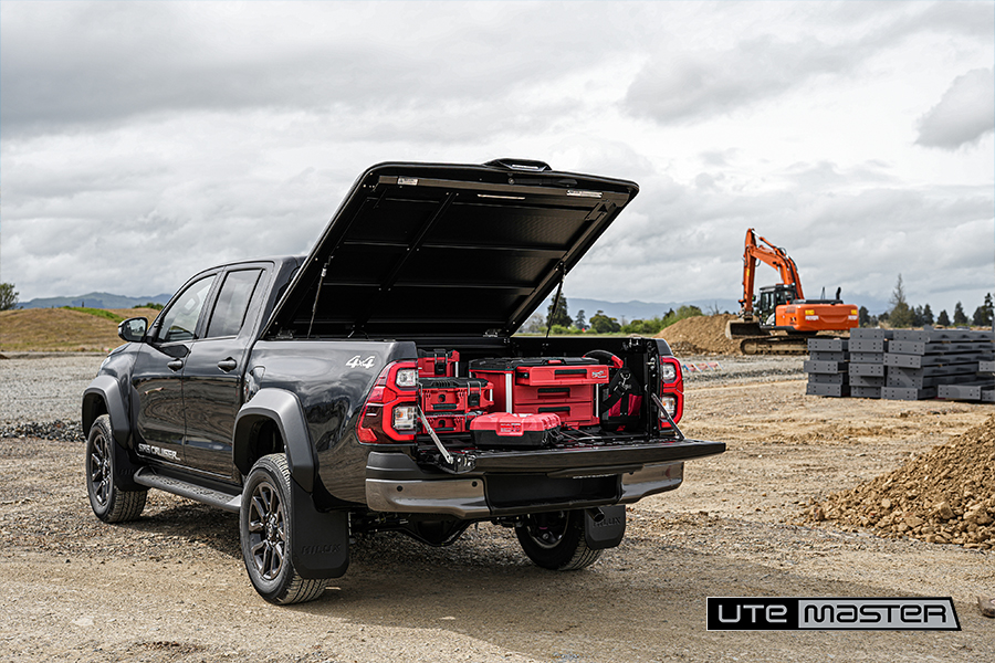 Toyota Hilux Wide Body Hard Lid  Ute Hard Lid Construction Site  Utemaster Load Lid