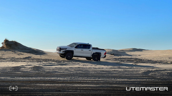 Toyota Hilux Ute White 4x4 Load Lid Utemaster v2