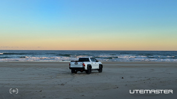 Toyota Hilux Ute White 4x4 Load Lid Utemaster 2 v2